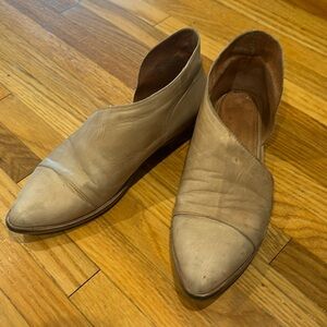 Free People Royale Flat/ cutout side ankle boots women size 38/8
